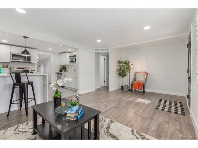 Building Photo - 760 Stuart St