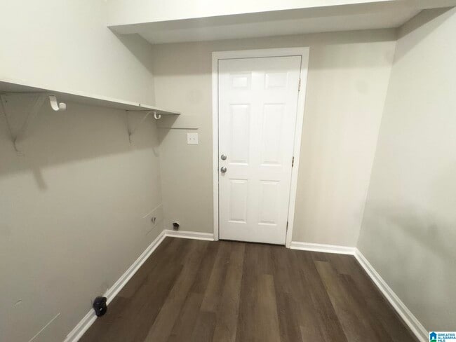 Building Photo - 436 Henry St