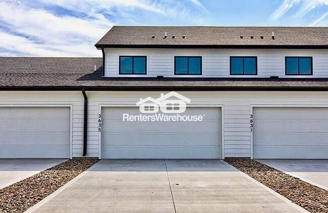 Building Photo - 3622 NE Kara Ln