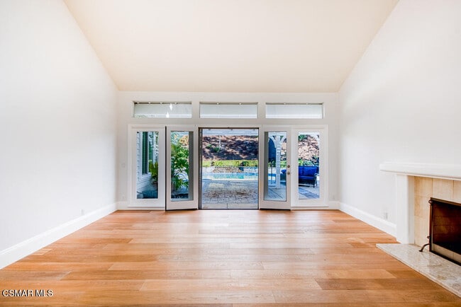 Building Photo - 2230 Memory Ln