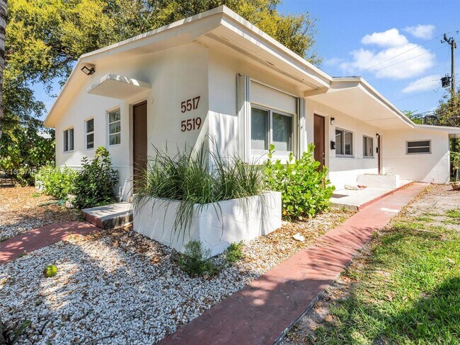 Building Photo - 5517 NW 1st Pl