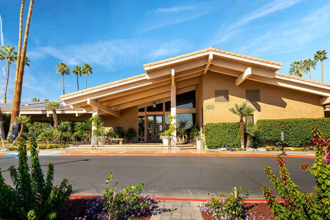 Building Photo - 54 Maximo Way