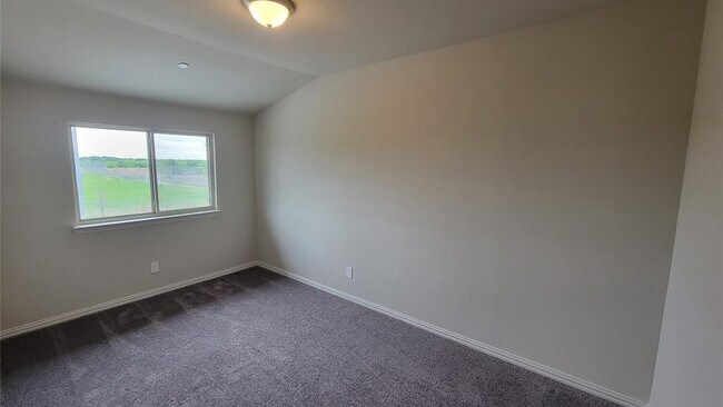 Building Photo - 3333 Solana Cir
