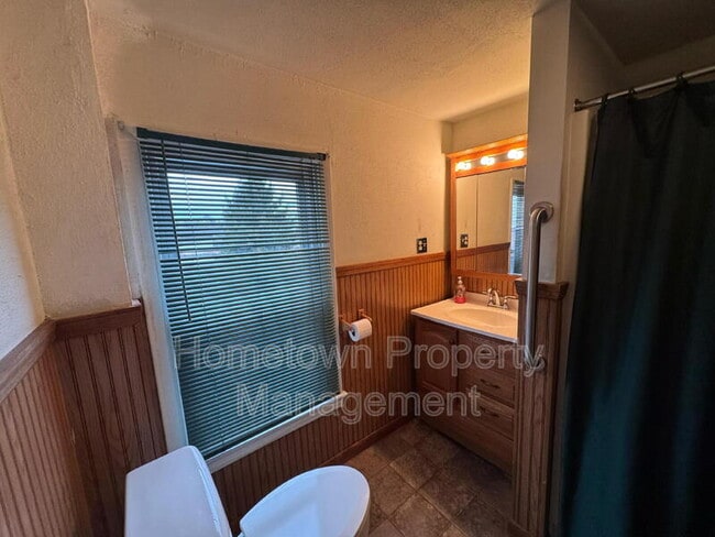 Building Photo - 430 Market St