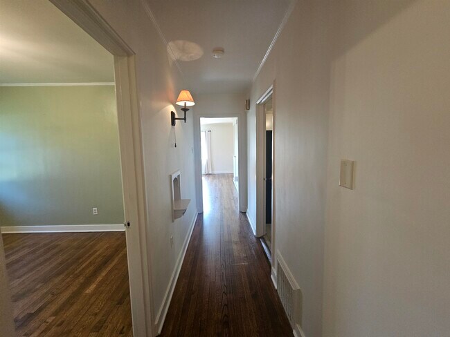 Building Photo - 4093 Hilldale Ave