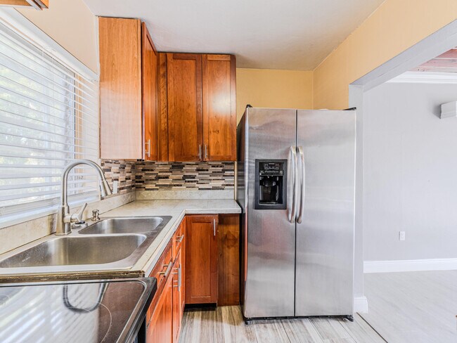 Building Photo - 112 W 34th St