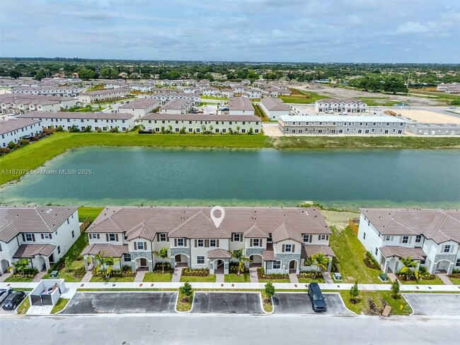 Building Photo - 2796 SE 26th Ave