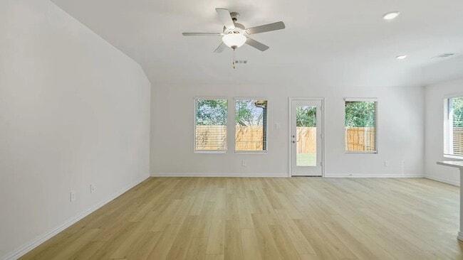 Building Photo - 710 Edgehurst Dr