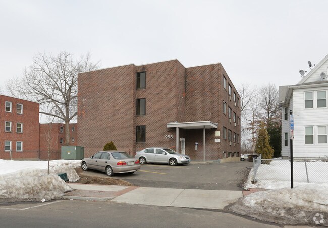 Primary Photo - 958 Wethersfield Ave