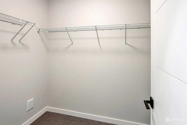 Building Photo - 17347 90th Dr NE