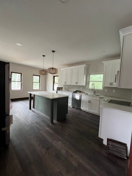 Kitchen - 1235 Tecumseh St