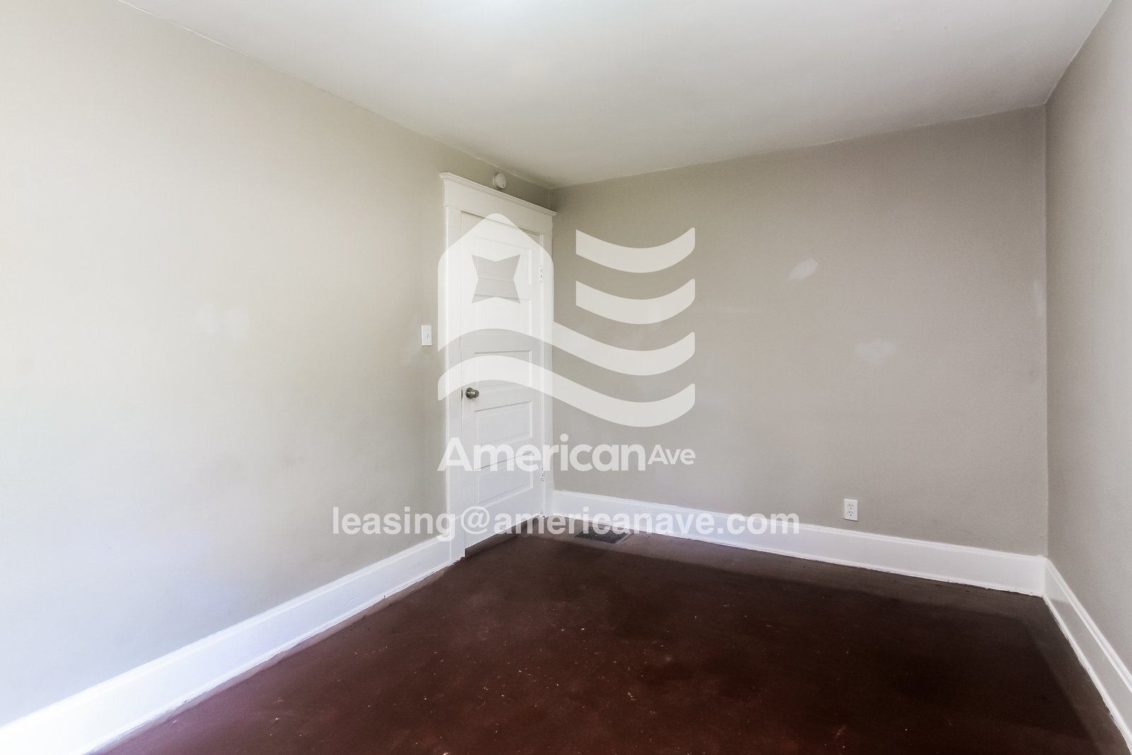 Building Photo - 1055 W 33rd St