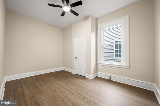 Building Photo - 1619 N 55th St