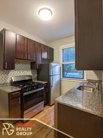 Building Photo - 2850 N Mildred Ave