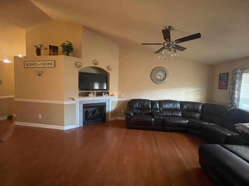 Building Photo - 879 Vandenburg Dr