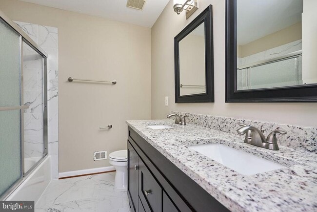 Building Photo - 4100 Fountainside Ln