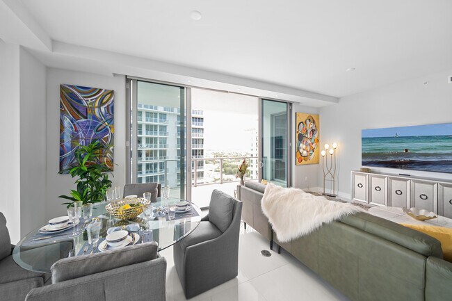 Building Photo - 3100 N Ocean Dr