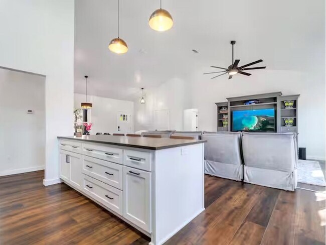 Building Photo - 134 Blackberry Ln