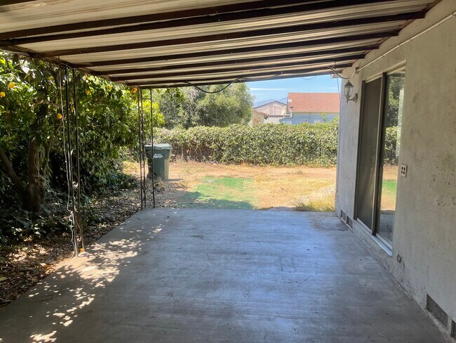 Building Photo - 515 N Nicholson Ave