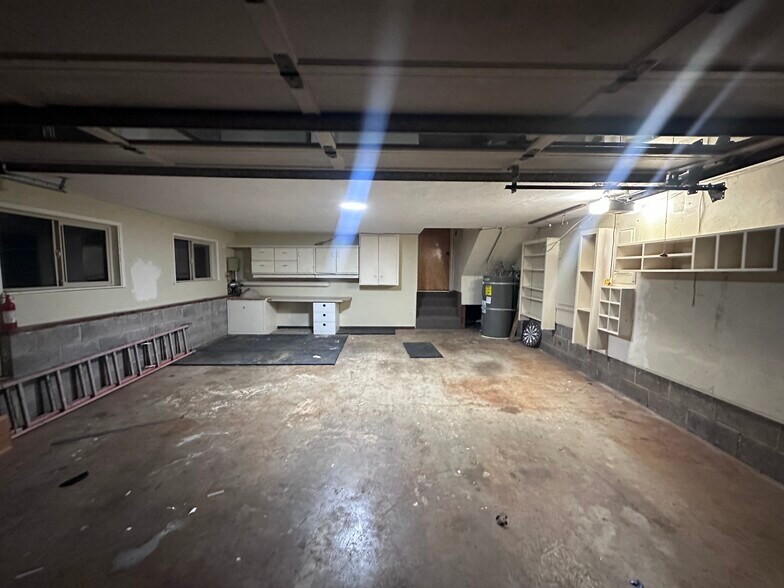 Building Photo - 610 Spencer Ct