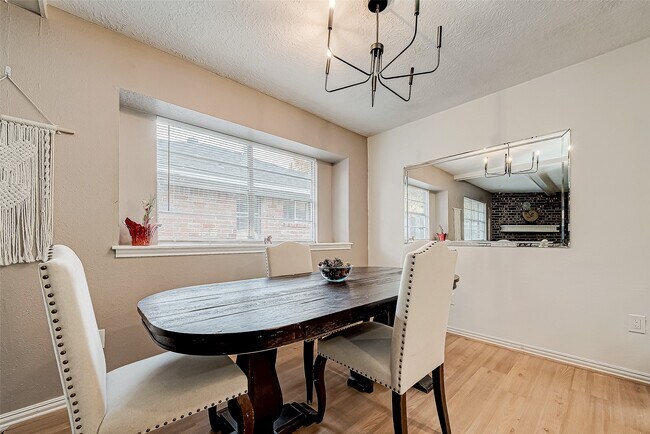 Building Photo - 4731 Casemont Dr