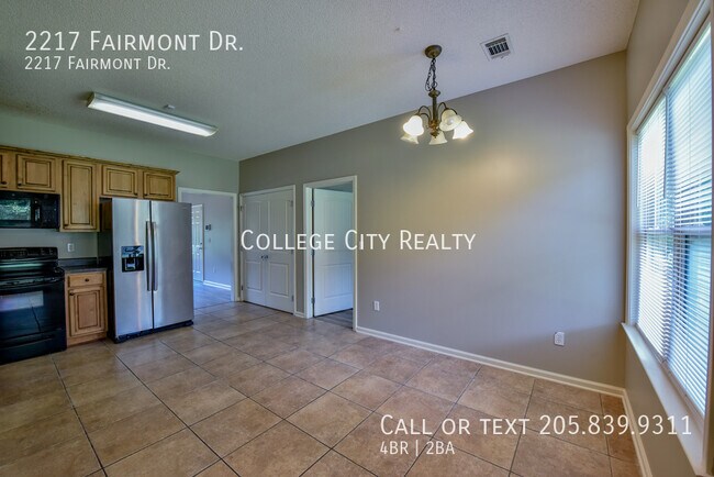 Building Photo - 2217 Fairmont Dr