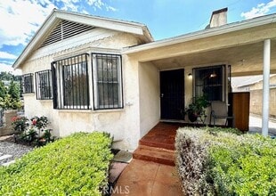 Building Photo - 230 E Ave 42