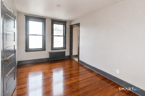 Building Photo - 2341 Barnum Ave