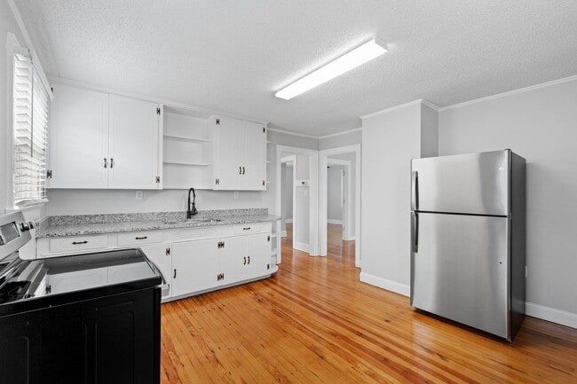 Building Photo - Inman Charm: Walk to Downtown! Cozy 2-Bed ...