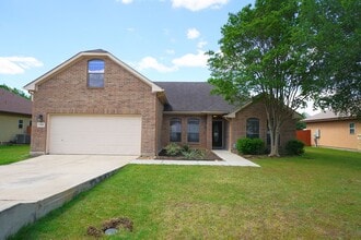Building Photo - Move-In Ready Property Now Available in Selma, TX! - Realtor Commission: $600