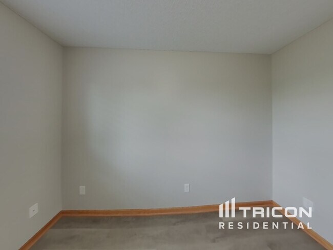 Building Photo - 10527 61st Pl