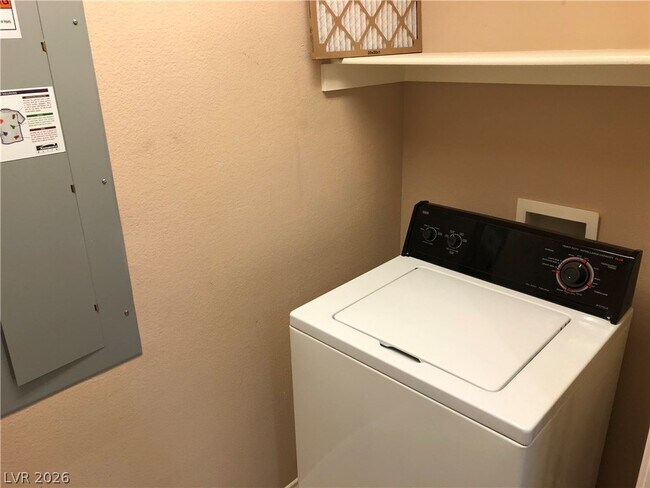 Building Photo - 68 E Serene Ave