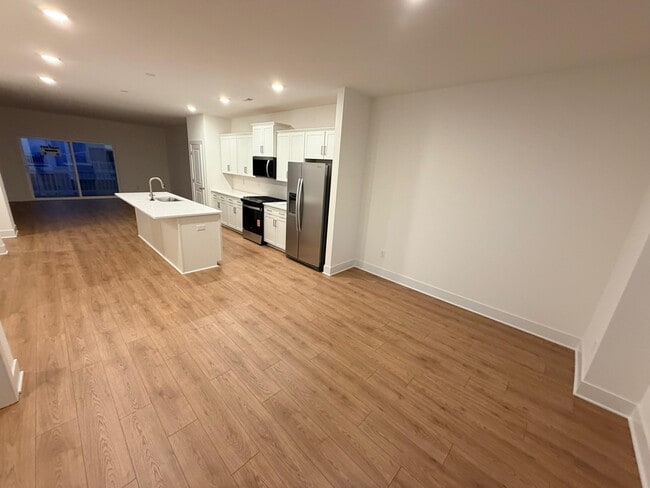 Building Photo - 15345 Sunray Aly