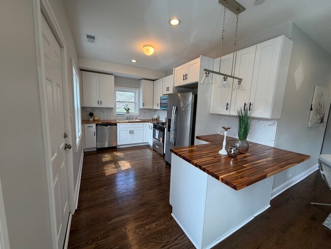 Building Photo - 544 Glendale Ave