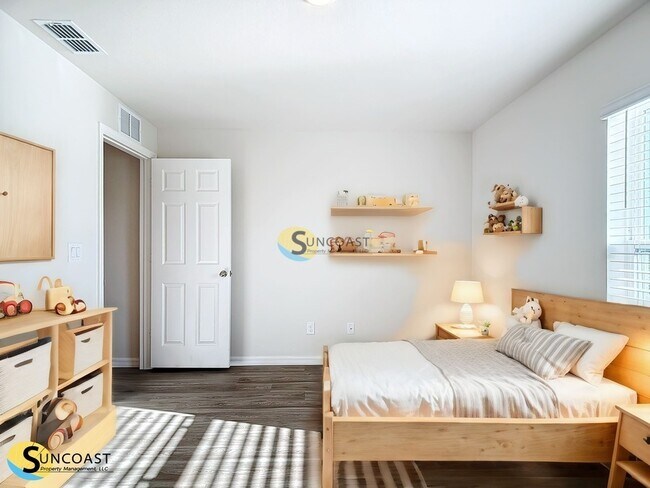 Building Photo - 5994 E Willow St