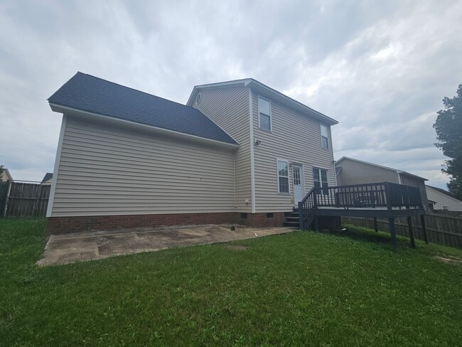 Building Photo - New Listing!!