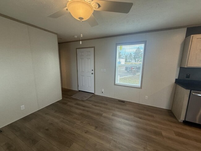 Building Photo - 5442 S Deadwood Dr