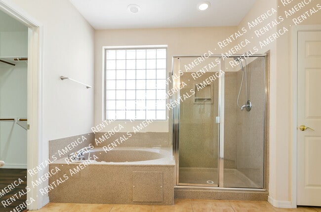Building Photo - 15549 S Via Puente Azul