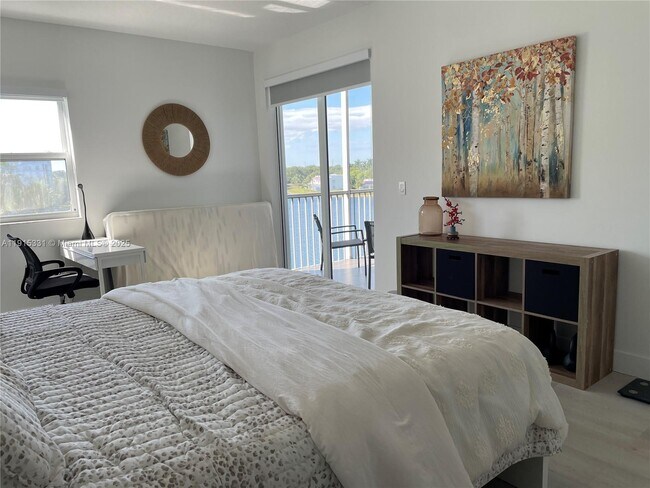 Building Photo - 10730 NW 66th St