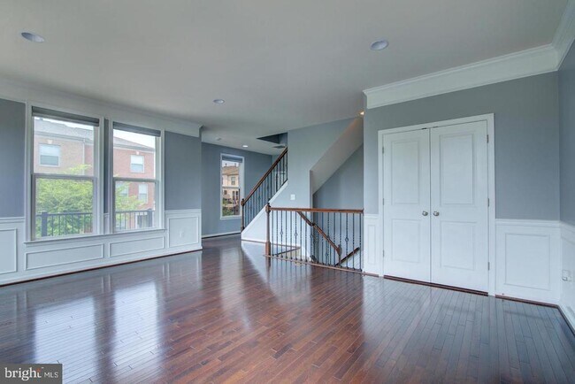 Building Photo - 42262 Knotty Oak Terrace