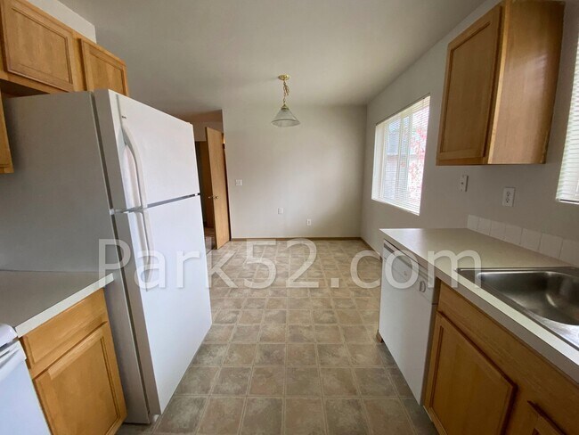 Building Photo - 2 Bedroom 2 Bathroom - Upper Level Condo - Bonney Lake - #L3