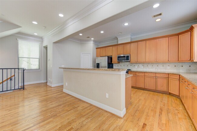 Building Photo - 1706 McDonald St