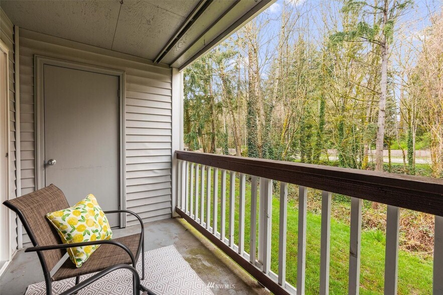 Building Photo - 23335 Cedar Way