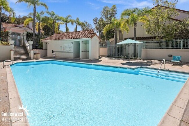 Building Photo - Bright and Modern 2Bdm 2Ba Townhome with Private Patio in Scripps Ranch!