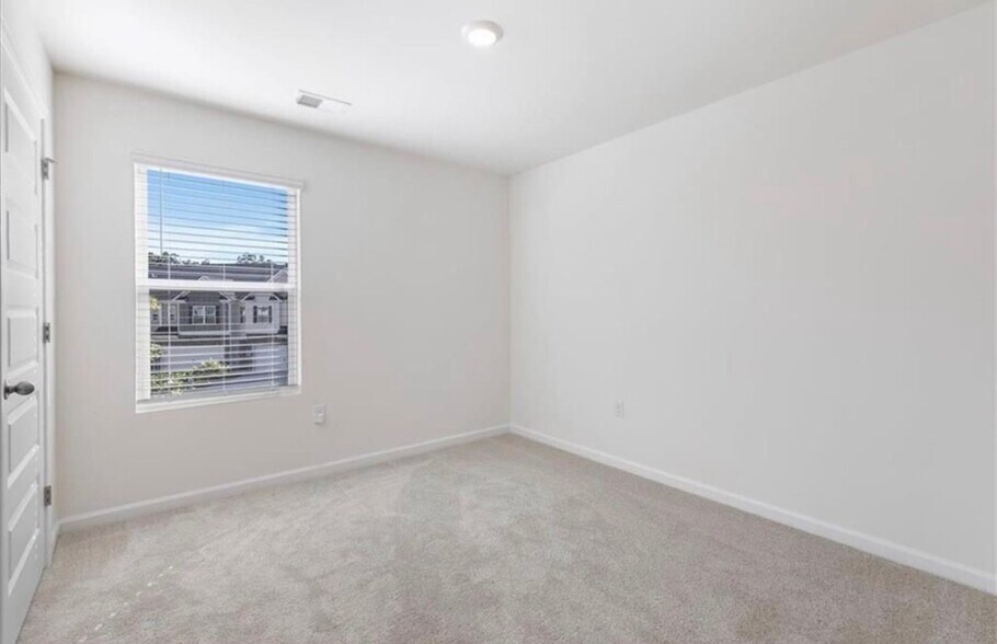 Building Photo - 179 Hampton Cir