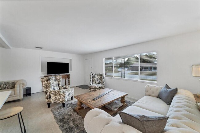 Building Photo - 2738 Tangelo Dr