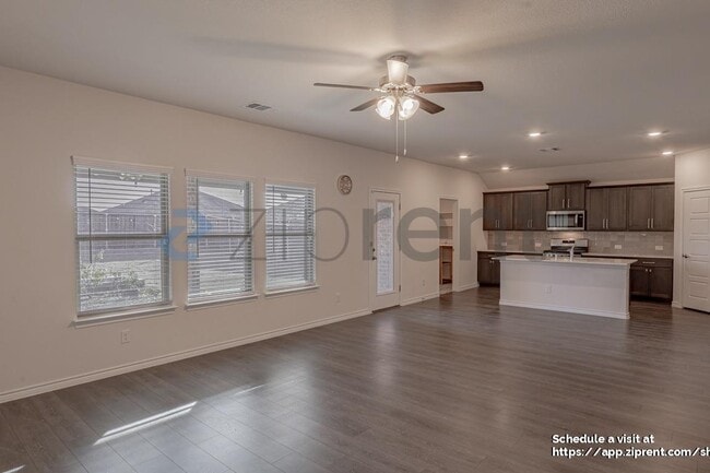 Building Photo - 547 Delaware RD