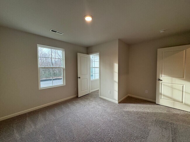 Building Photo - Newer 4BR 2.5BA Home!