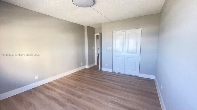 Building Photo - 200 S Birch Rd