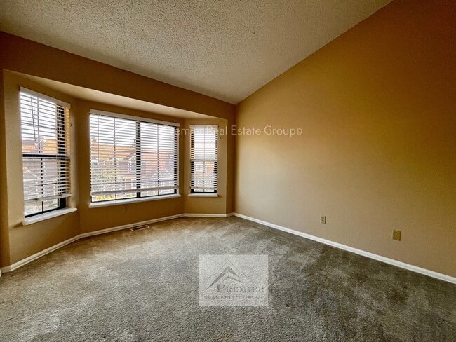 Building Photo - 918 London Green Way